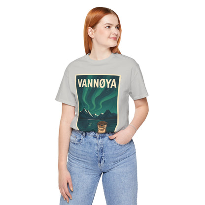 Unisex Jersey T-Shirt – „VANNØYA“ mit Otter & Nordlicht – Natur zum Anziehen