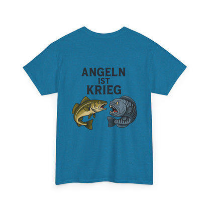 Unisex Heavy Cotton T-Shirt – „Angeln ist Krieg“ – Für alle, die es ernst meinen
