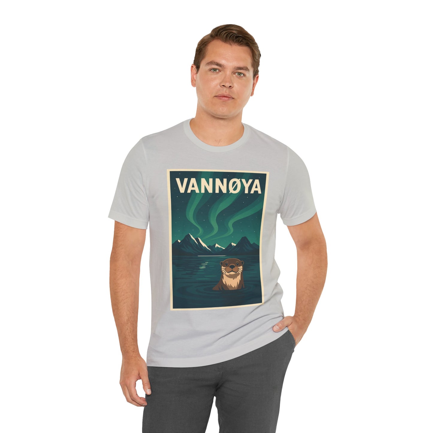 Unisex Jersey T-Shirt – „VANNØYA“ mit Otter & Nordlicht – Natur zum Anziehen